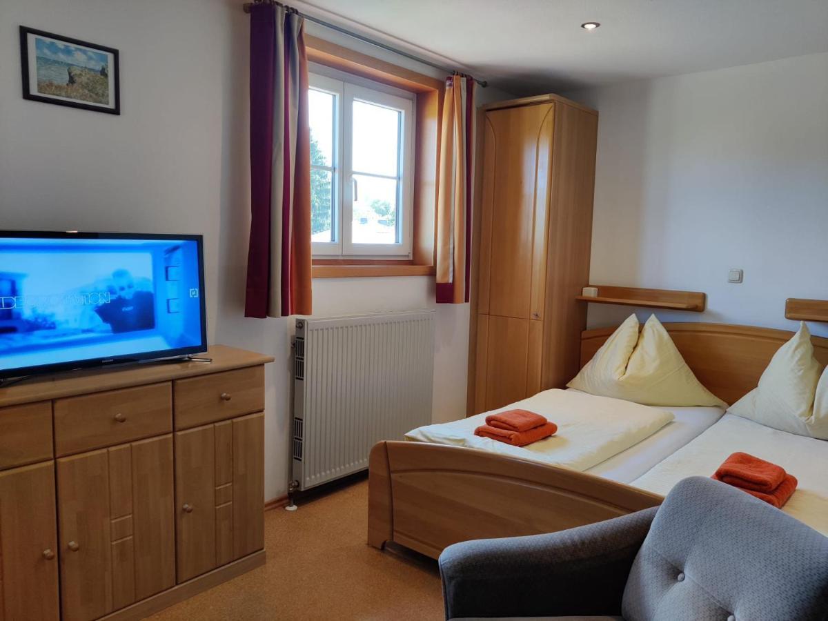 Pension Holzapfel Sankt Georgen im Attergau Habitación foto
